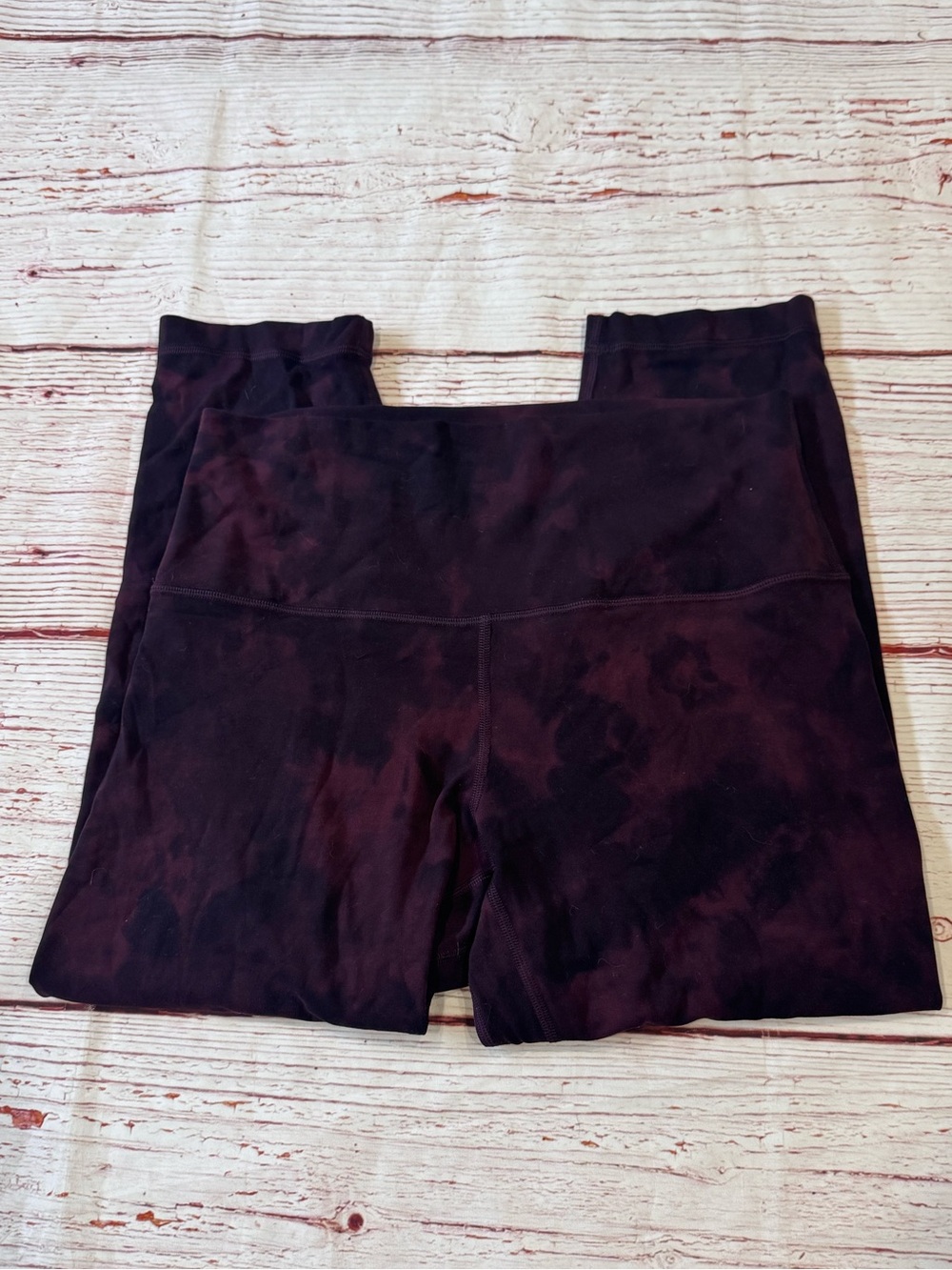 Lululemon Align Crop 21" in Diamond Dye
Diamond Dye Cassis Black Sz 10 - Picture 2 of 6